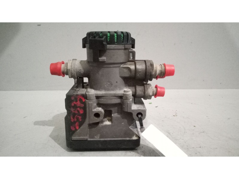 Recambio de valvula aire para renault magnum ab diesel referencia OEM IAM 21122034 VALVULA EBS K021203