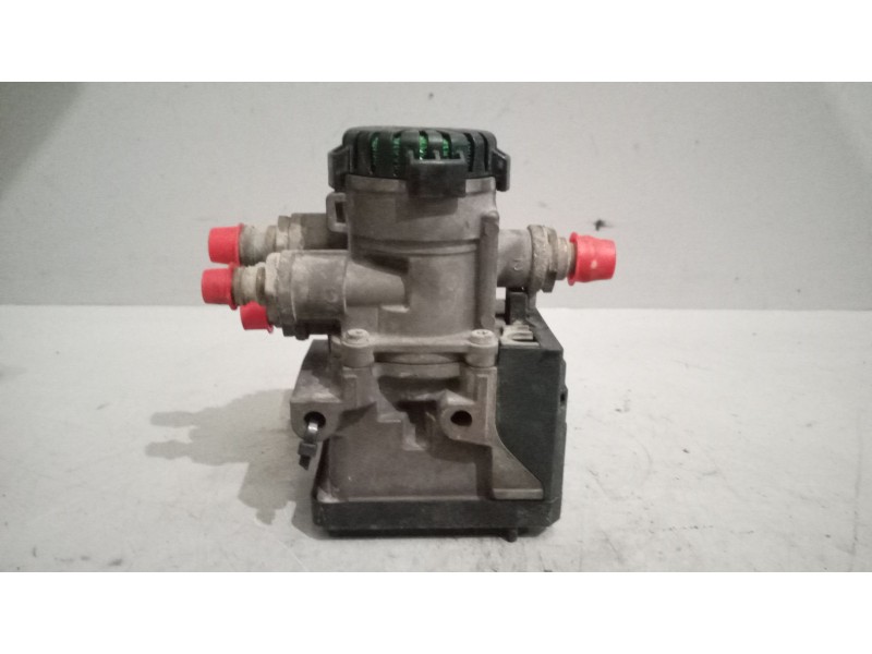 Recambio de valvula aire para renault magnum ab diesel referencia OEM IAM 21122034 VALVULA EBS K021203