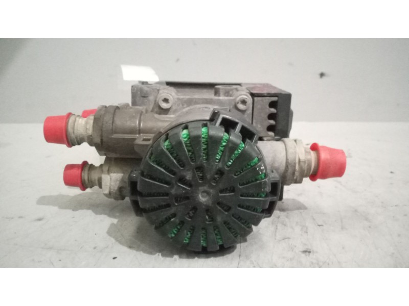 Recambio de valvula aire para renault magnum ab diesel referencia OEM IAM 21122034 VALVULA EBS K021203