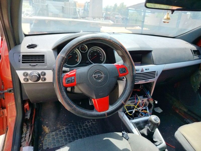 opel astra gtc del año 2006