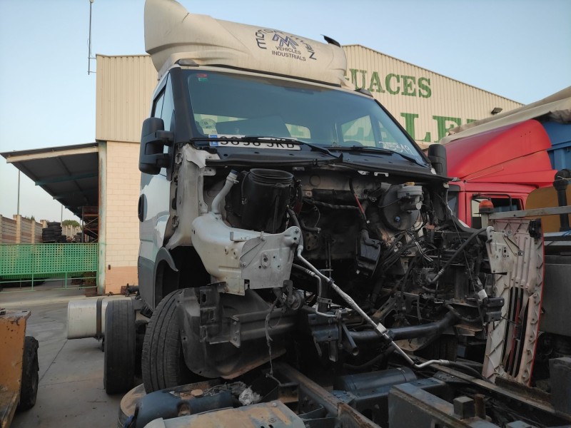 iveco daily v caja/chasis del año 2015