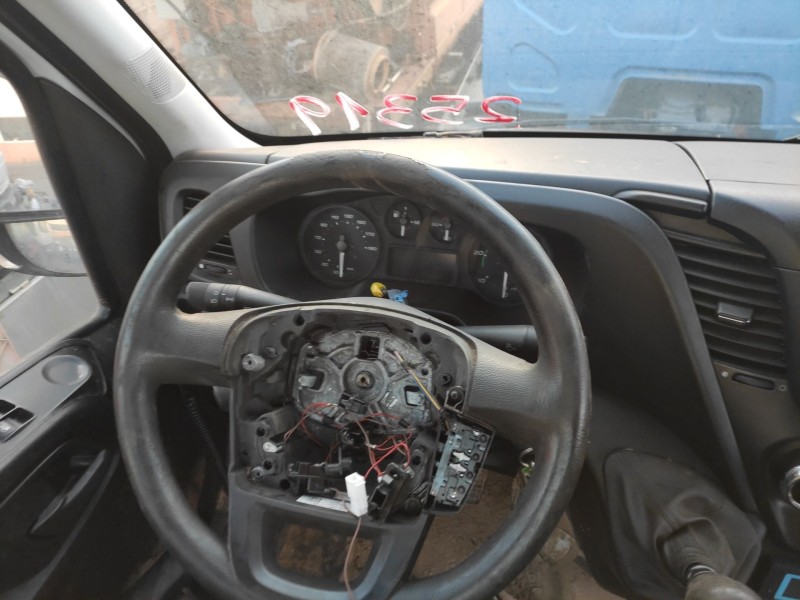 iveco daily v caja/chasis del año 2015