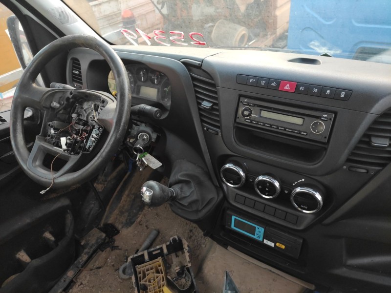 iveco daily v caja/chasis del año 2015