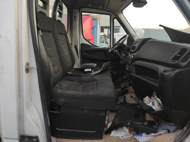 iveco daily v caja/chasis del año 2015