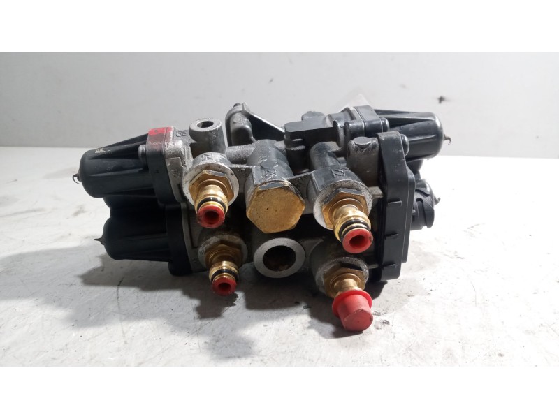 Recambio de valvula aire para iveco stralis (as) 12.9 diesel referencia OEM IAM 9347050310 VALVULA SEXTUPLE 