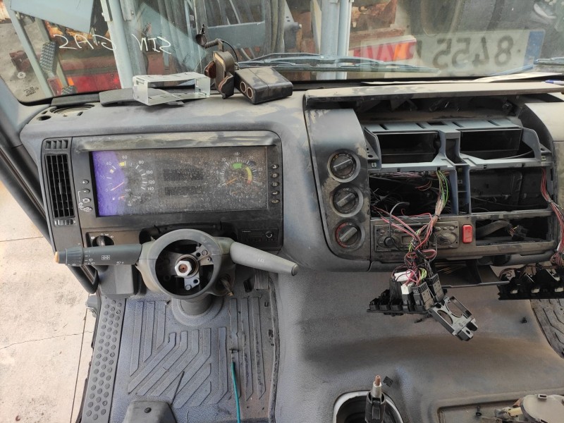 mercedes-benz atego 6-cil.4x2/bm 970,2,4-6 del año 2002