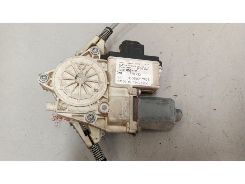 Recambio de elevalunas delantero derecho para daf serie xf105.xxx 12.9 diesel referencia OEM IAM   