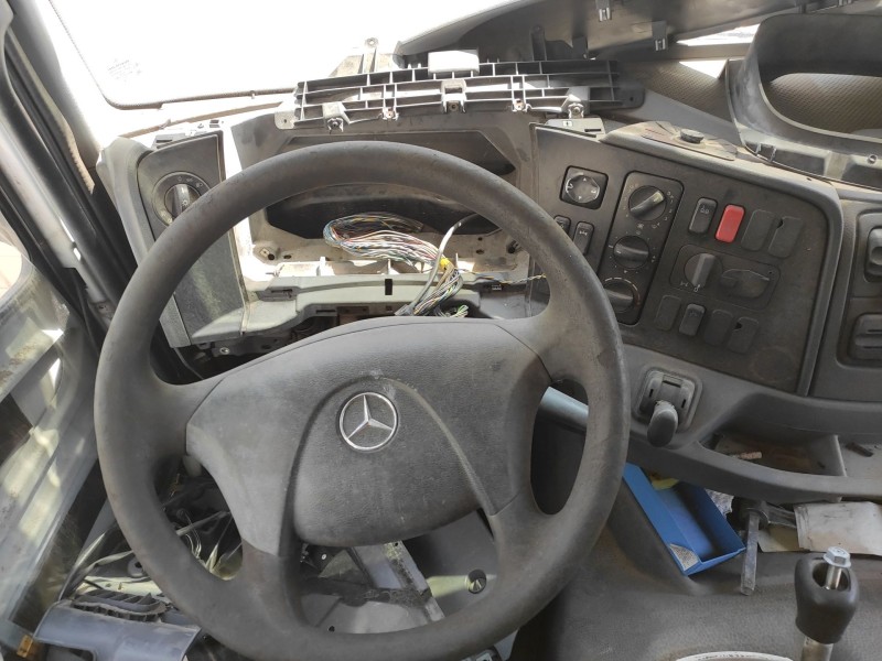 mercedes-benz axor 3-ejes 25/26t 2004  del año 2006