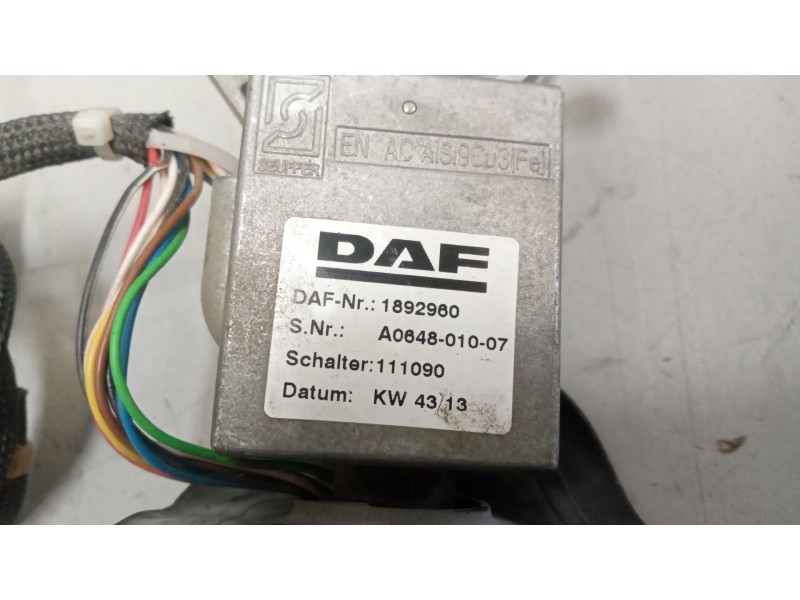 Recambio de mando intermitentes para daf serie xf105.xxx 12.9 diesel referencia OEM IAM 1892960  