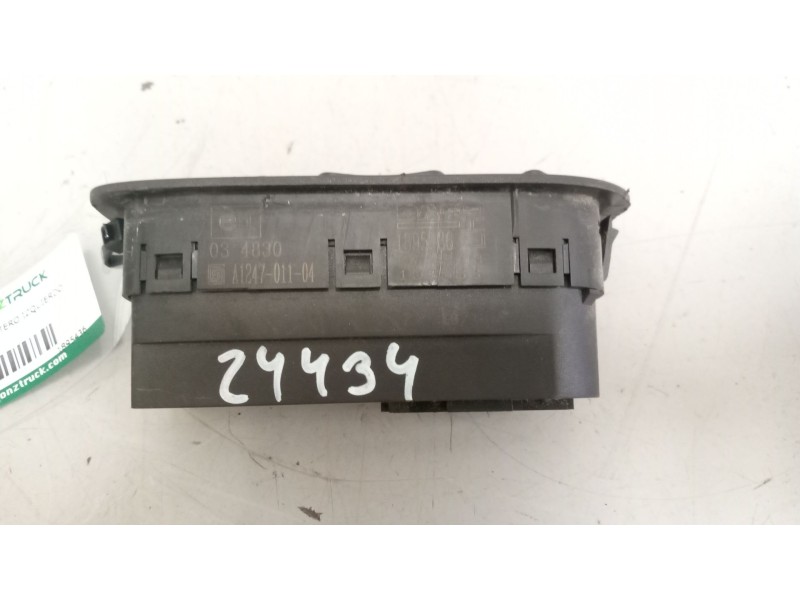Recambio de mando elevalunas delantero izquierdo para daf serie xf105.xxx 12.9 diesel referencia OEM IAM 1895436  