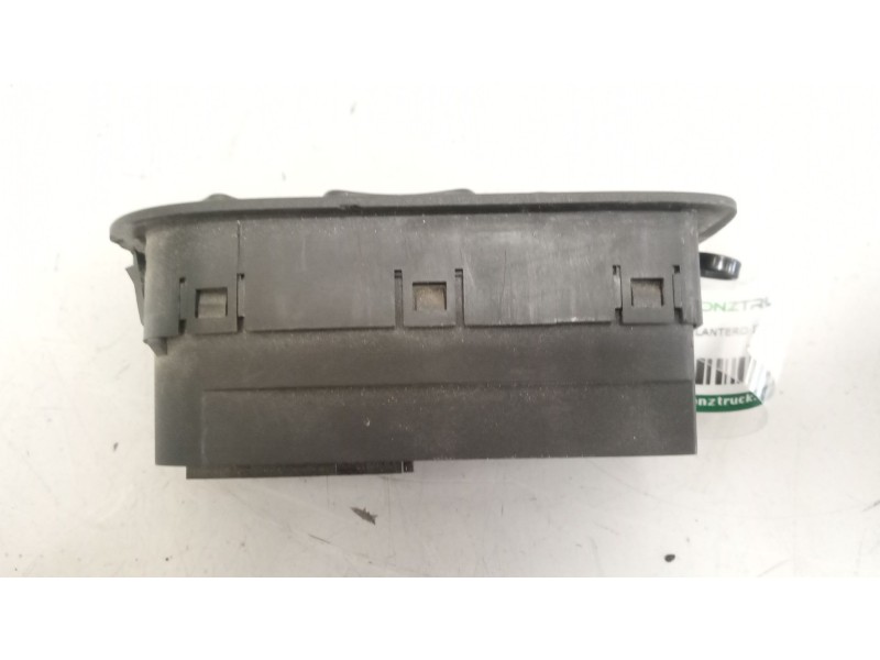 Recambio de mando elevalunas delantero izquierdo para daf serie xf105.xxx 12.9 diesel referencia OEM IAM 1895436  