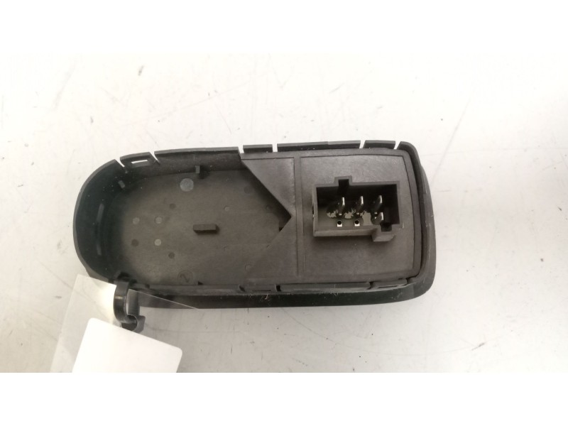 Recambio de mando elevalunas delantero derecho para daf serie xf105.xxx 12.9 diesel referencia OEM IAM 1811229  