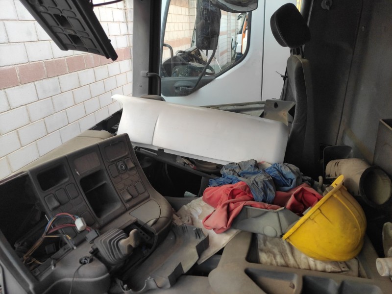 scania serie 4 (p/r 94 c) del año 2002