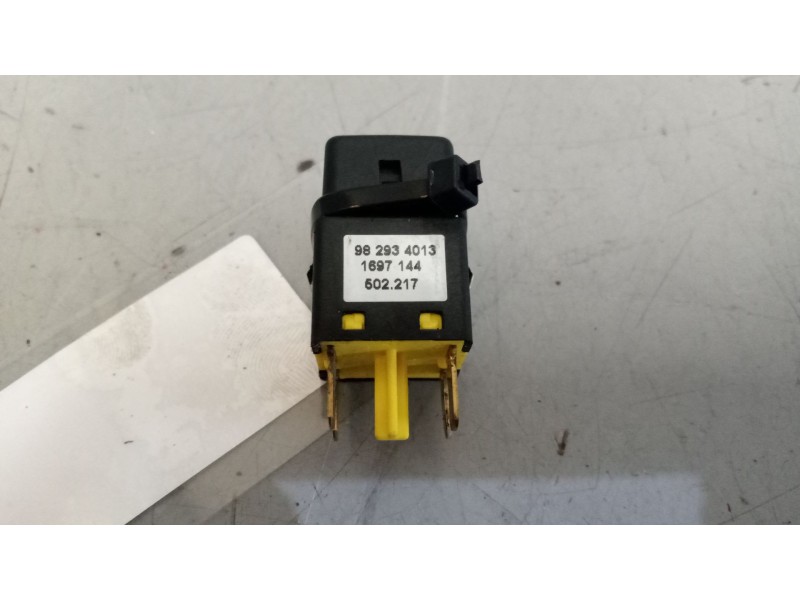 Recambio de interruptor para daf serie xf105.xxx 12.9 diesel referencia OEM IAM 1697144  