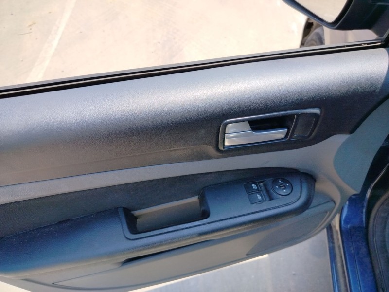 ford focus berlina (cap) del año 2010