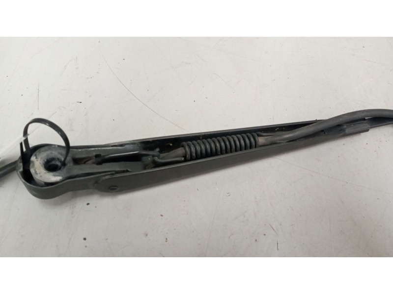 Recambio de brazo limpia delantero para daf serie xf105.xxx 12.9 diesel referencia OEM IAM   