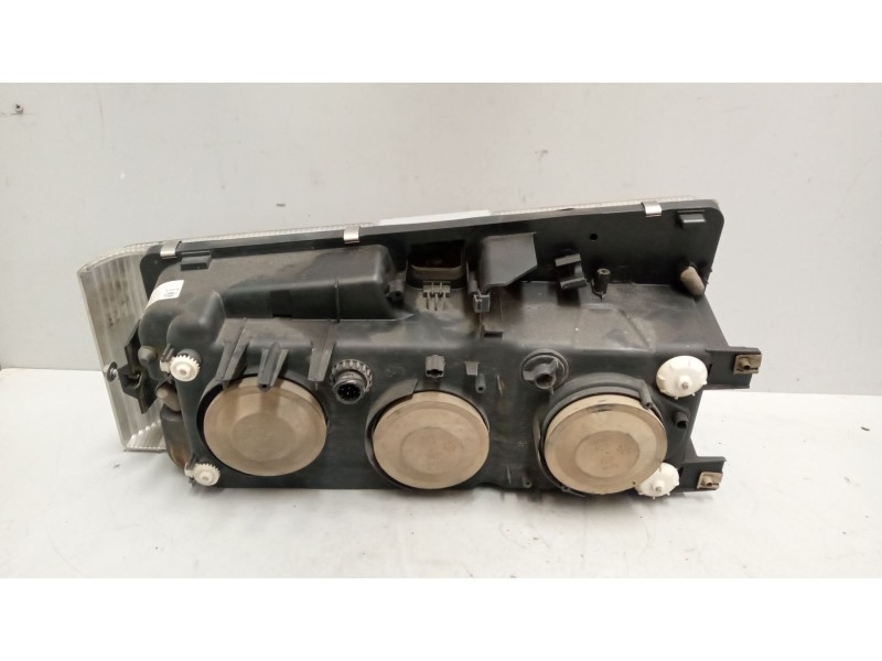 Recambio de faro izquierdo para renault magnum ab diesel referencia OEM IAM 5010623620  