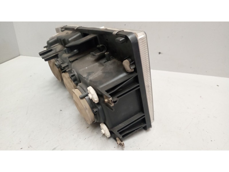 Recambio de faro izquierdo para renault magnum ab diesel referencia OEM IAM 5010623620  