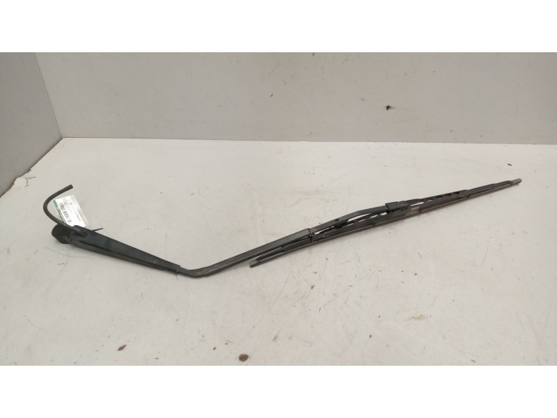 Recambio de brazo limpia delantero para daf serie xf105.xxx 12.9 diesel referencia OEM IAM   