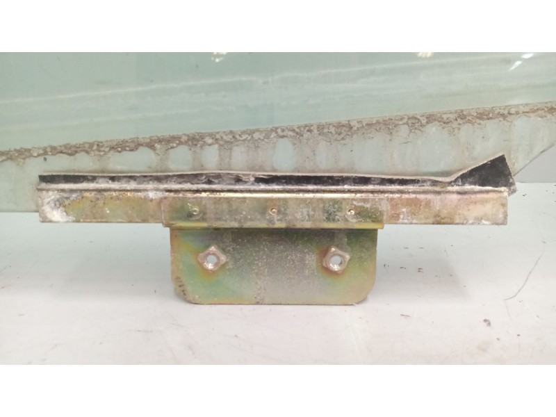 Recambio de luna delantera izquierda para daf serie xf105.xxx 12.9 diesel referencia OEM IAM 1915975  