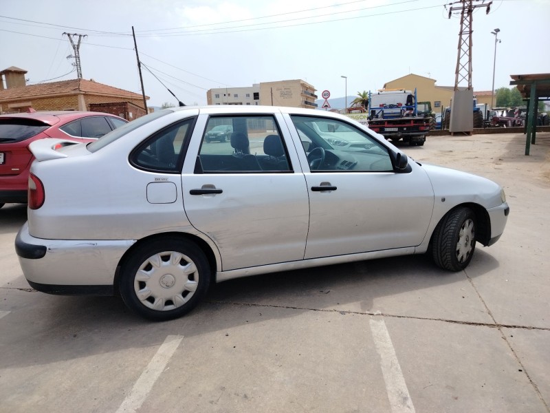 seat cordoba berlina (6k2) del año 2001