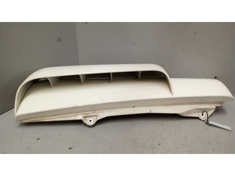 Recambio de deflector derecho para renault magnum ab diesel referencia OEM IAM 1400010  1400012