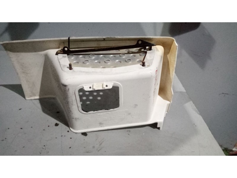 Recambio de peldaño derecho para man tgx 18.xxx 12.4 diesel referencia OEM IAM 81615100976  8161510978