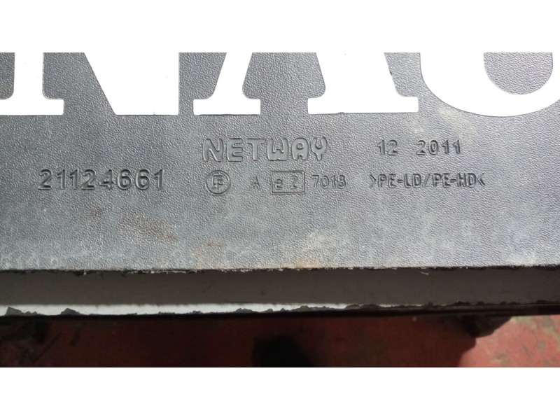 Recambio de guardabarros trasero izquierdo para renault magnum ab 2005 12.8 diesel referencia OEM IAM   