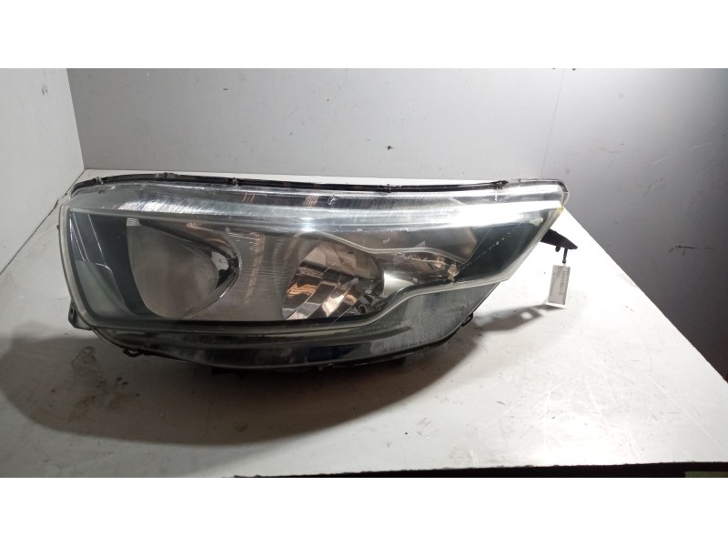 Recambio de faro izquierdo para iveco sunrise referencia OEM IAM 5801473750 SX47910748 