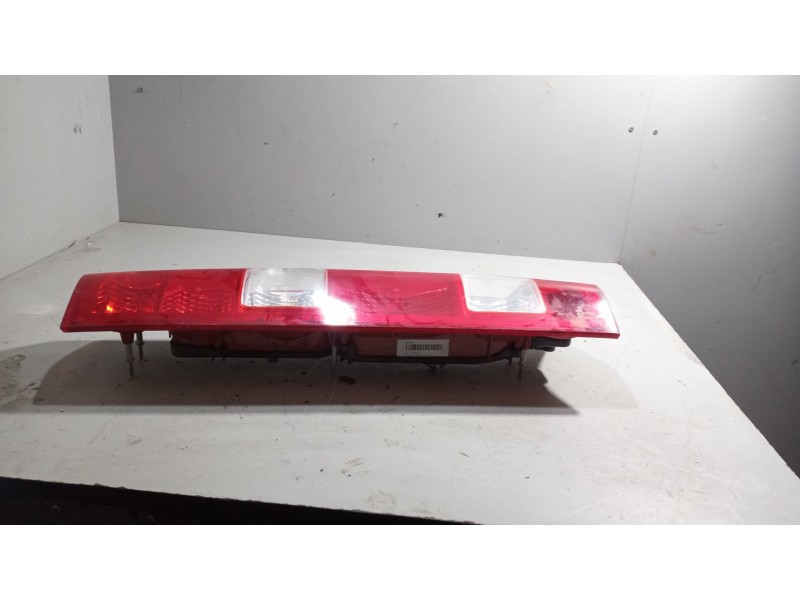 Recambio de piloto trasero derecho para iveco sunrise referencia OEM IAM 086631906  