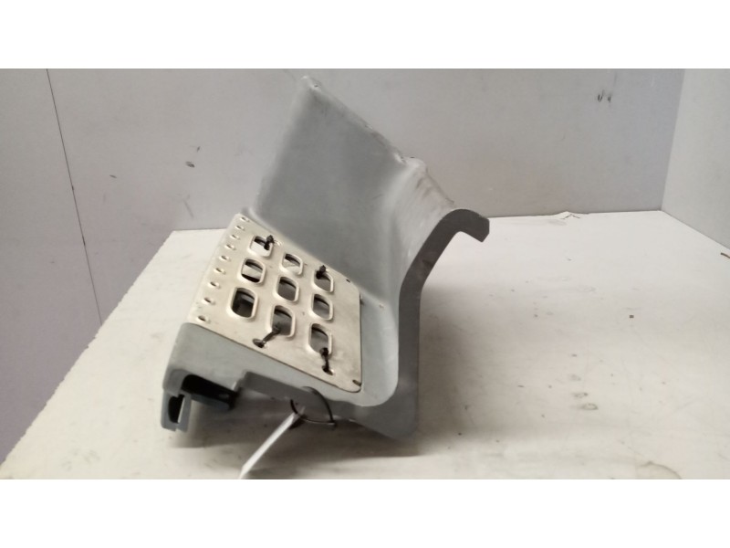 Recambio de peldaño derecho para volvo fm xxx 12.8 diesel referencia OEM IAM 82420408 21868329 82875886