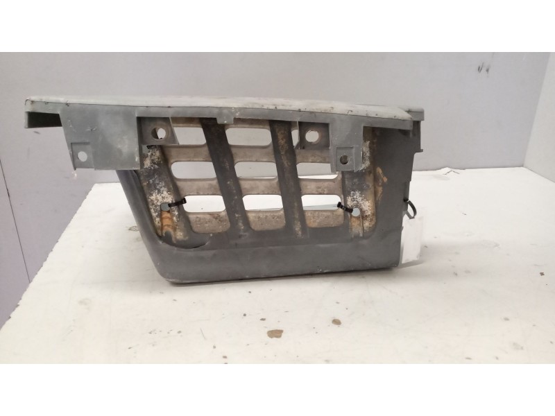 Recambio de peldaño derecho para volvo fm xxx 12.8 diesel referencia OEM IAM 82420408 21868329 82875886