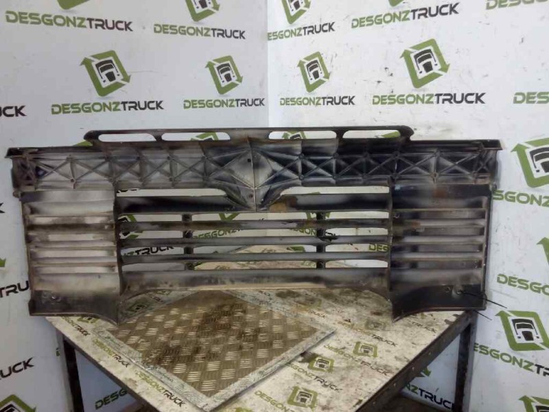 Recambio de rejilla delantera central para renault 470 magnum e2 12.0 diesel referencia OEM IAM 5010353336  