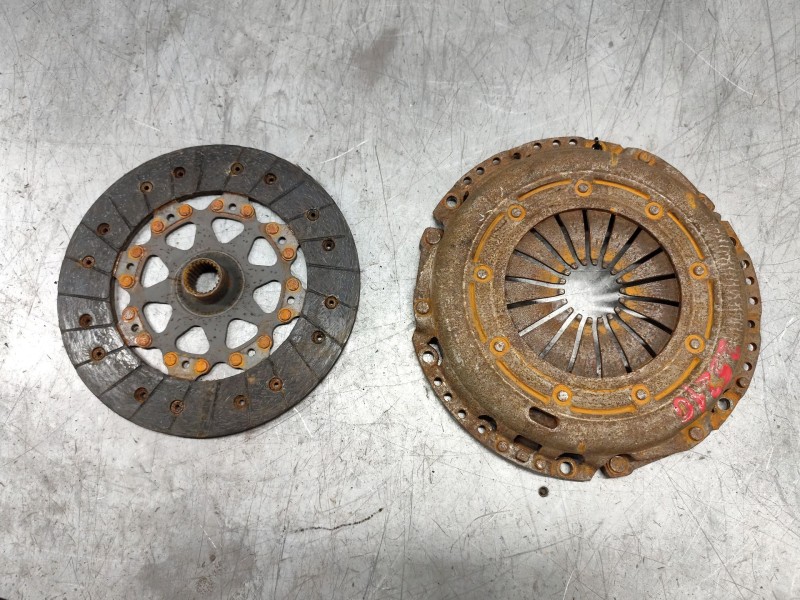 Recambio de kit embrague para ford focus berlina (cap) ambiente (d) referencia OEM IAM   