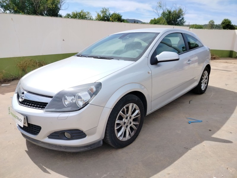 opel astra h gtc (a04) del año 2009