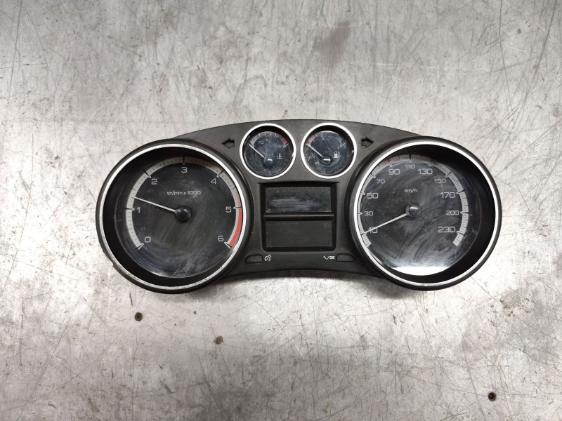 Recambio de cuadro instrumentos para peugeot 308 confort referencia OEM IAM 554001550309  