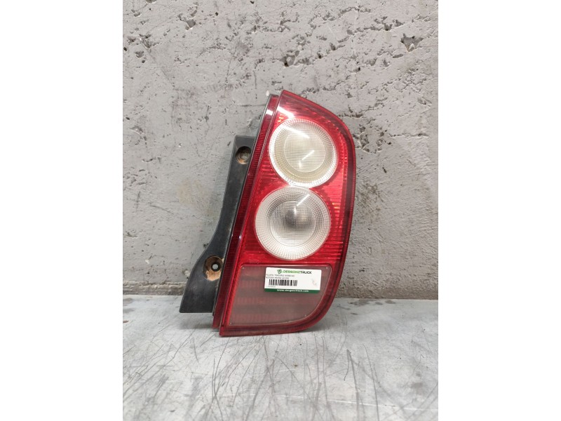 Recambio de piloto trasero derecho para nissan micra (k12e) acenta referencia OEM IAM   