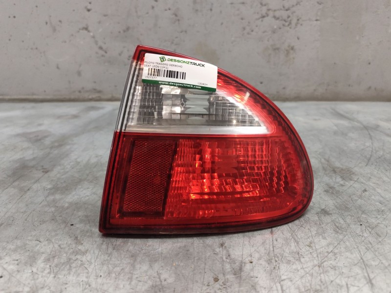 Recambio de piloto trasero derecho para seat leon (1m1) signo referencia OEM IAM 13040H  