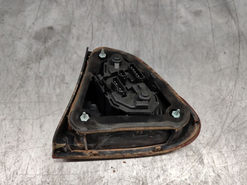 Recambio de piloto trasero izquierdo para seat leon (1m1) signo referencia OEM IAM 13040H  