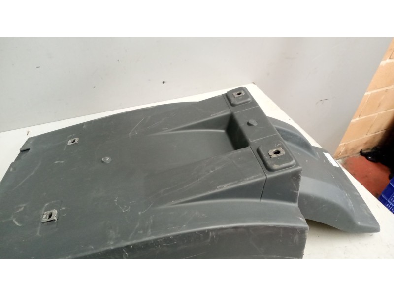 Recambio de guardabarros delantero derecho para volvo fh xxx 12.8 diesel referencia OEM IAM 84812894  