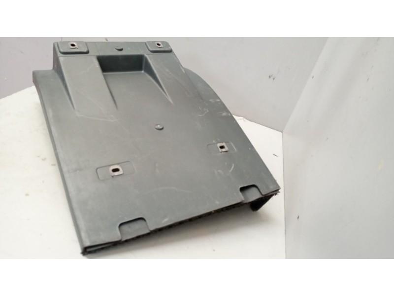 Recambio de guardabarros delantero derecho para volvo fh xxx 12.8 diesel referencia OEM IAM 84812894  