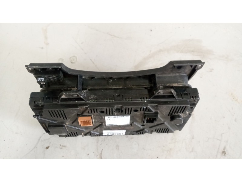 Recambio de cuadro instrumentos para scania magnus referencia OEM IAM 2303334 1896868 2627472