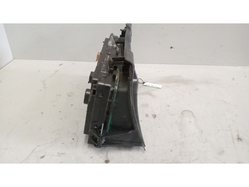 Recambio de cuadro instrumentos para scania magnus referencia OEM IAM 2303334 1896868 2627472