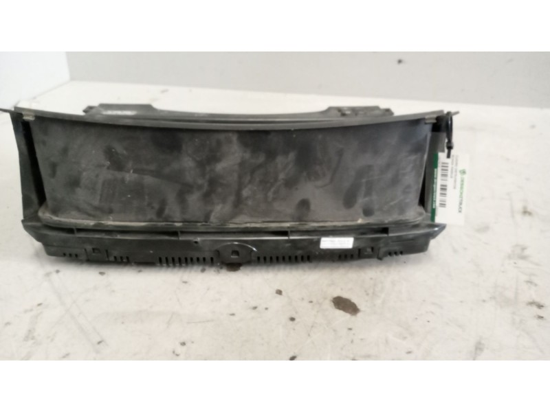 Recambio de cuadro instrumentos para scania magnus referencia OEM IAM 2303334 1896868 2627472