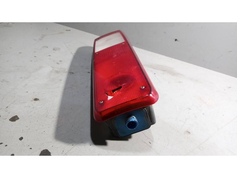 Recambio de piloto trasero derecho para renault magnum ab 2005 12.8 diesel referencia OEM IAM   