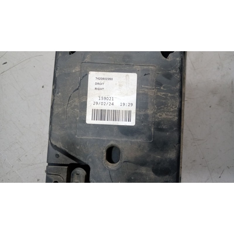 Recambio de piloto trasero derecho para renault magnum ab 2005 12.8 diesel referencia OEM IAM   