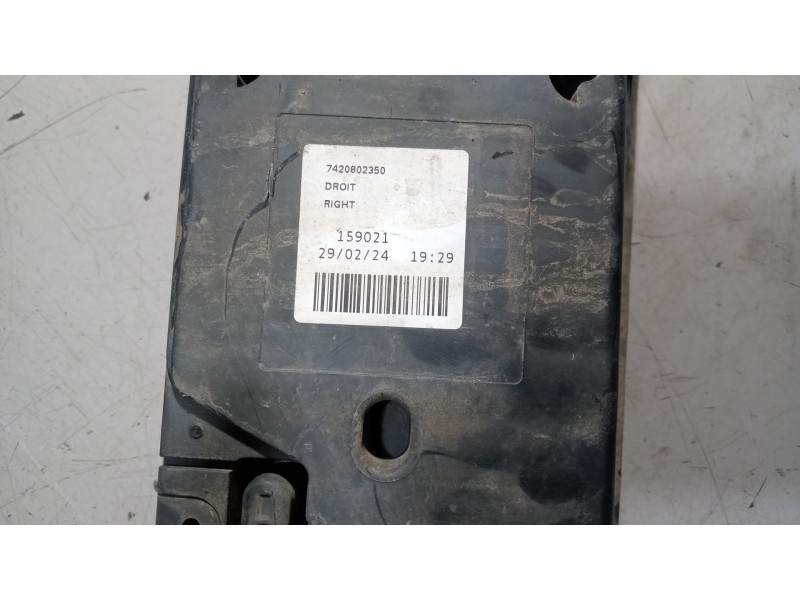 Recambio de piloto trasero derecho para renault magnum ab 2005 12.8 diesel referencia OEM IAM   