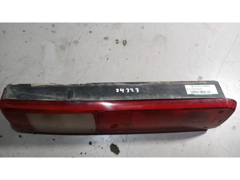 Recambio de piloto trasero izquierdo para renault magnum ab 2005 12.8 diesel referencia OEM IAM   piloto universal camion