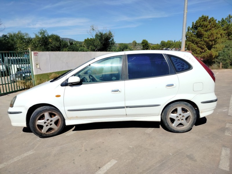 nissan almera tino (v10m) del año 2001