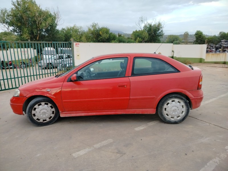 opel astra g berlina del año 2002